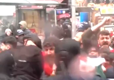 Сблъсъци с полицията и арести при демонстрации по случай 1 май в Истанбул