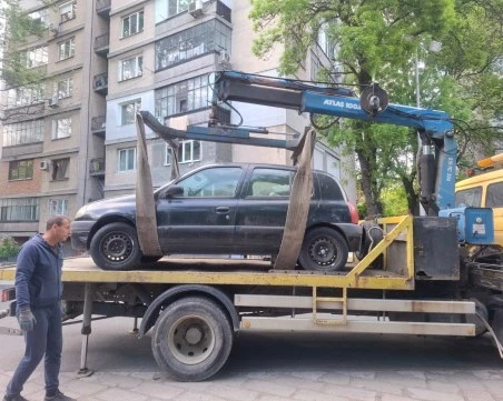 Вдигнаха 7 изоставени коли в район „Северен