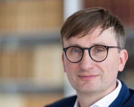 Проф. Зьонке Найцел: Европа е страничен наблюдател. Къде са визионерите?