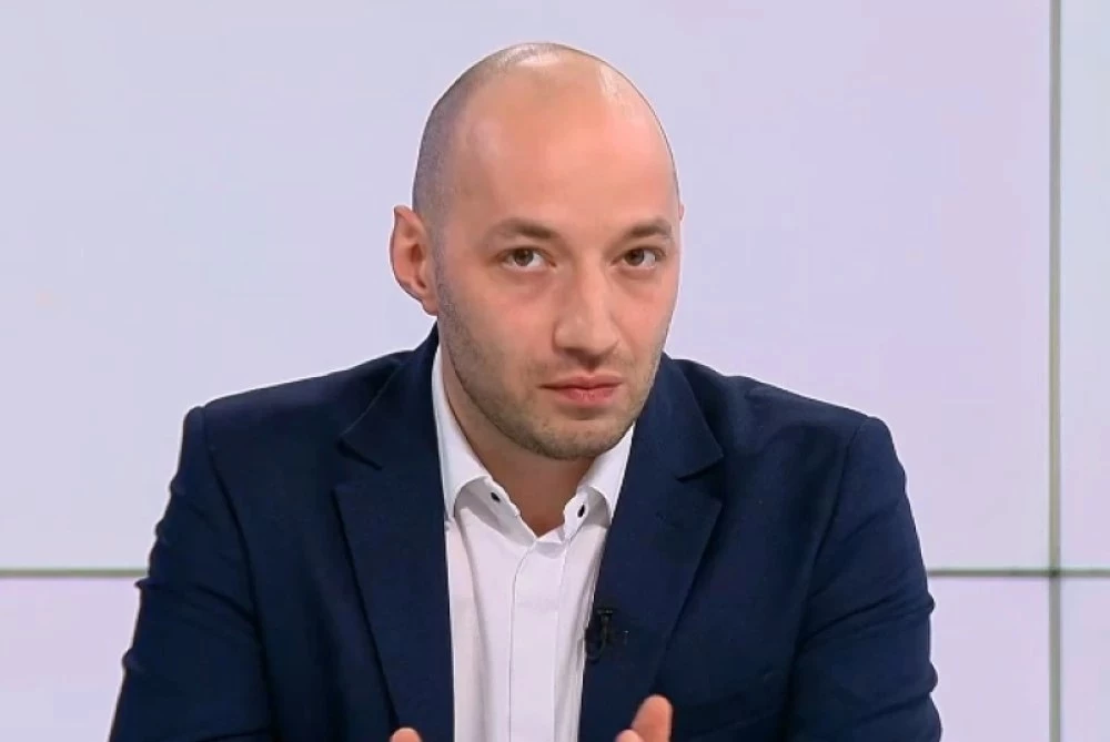 Политолози: ПП и ДБ ще влязат в пряка конкуренция