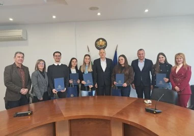 Петима студенти приключиха успешно дипломни си стаж в Областна администрация Пловдив