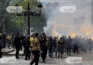Трима са задържани по време на дербито: Запалянко вилня пред стадиона, друг хвърли запалка по футболист