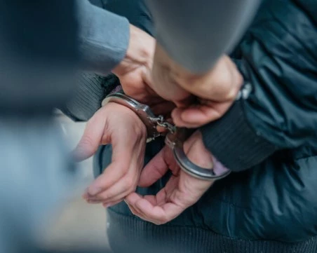 5 души са задържани за източване на потребителски кредити за 120 хил. евро