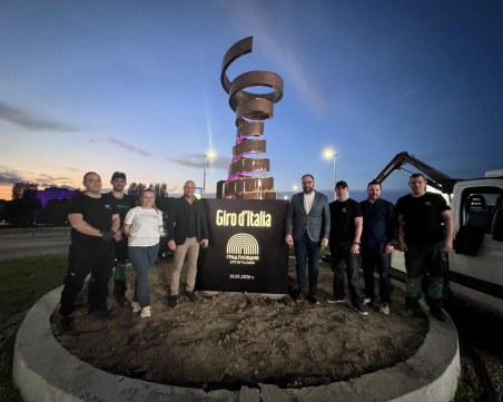 Поставят макет на трофея от Giro d’Italia на кръговото на Водната палата