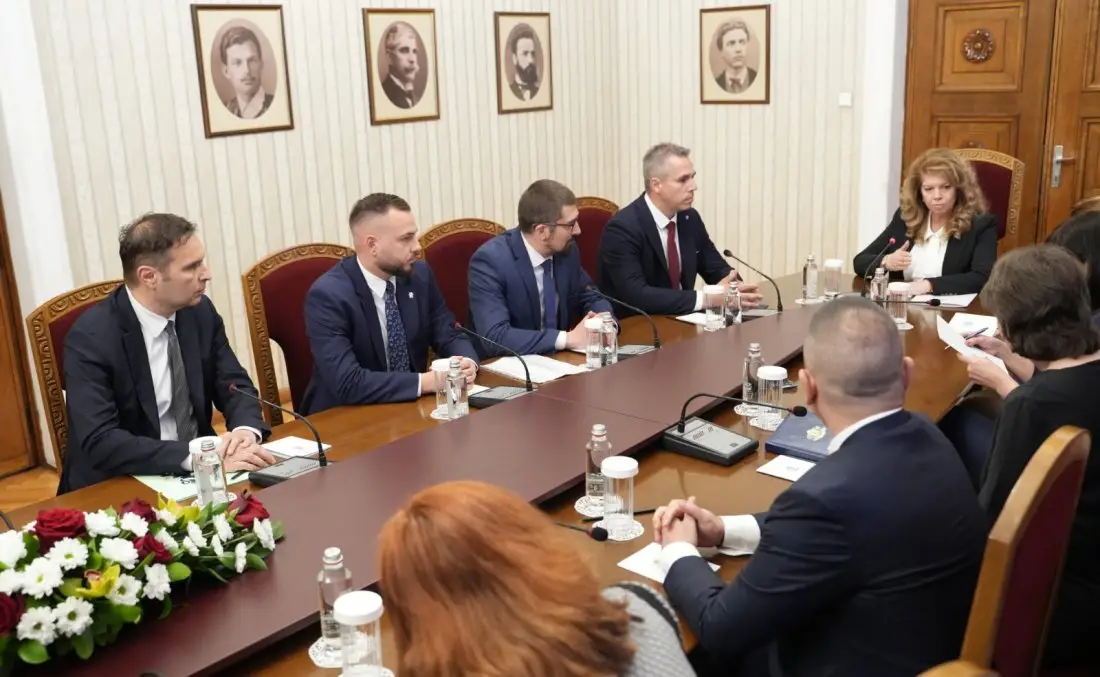 „Възраждане” пред президента: Инфлацията през последните години е нечувана, искаме възстановяване на българския лев
