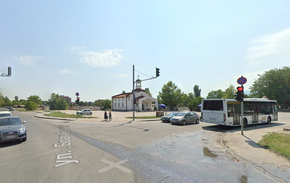 Асфалтират кръстовище в „Южен