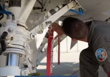 Пилоти и инженери на F-16 разказаха за обучението и модернизацията в „Граф Игнатиево
