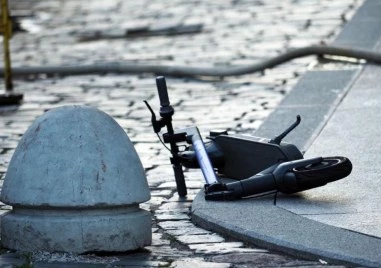 Водач на тротинетка е с опасност за живота след катастрофа в Стара Загора