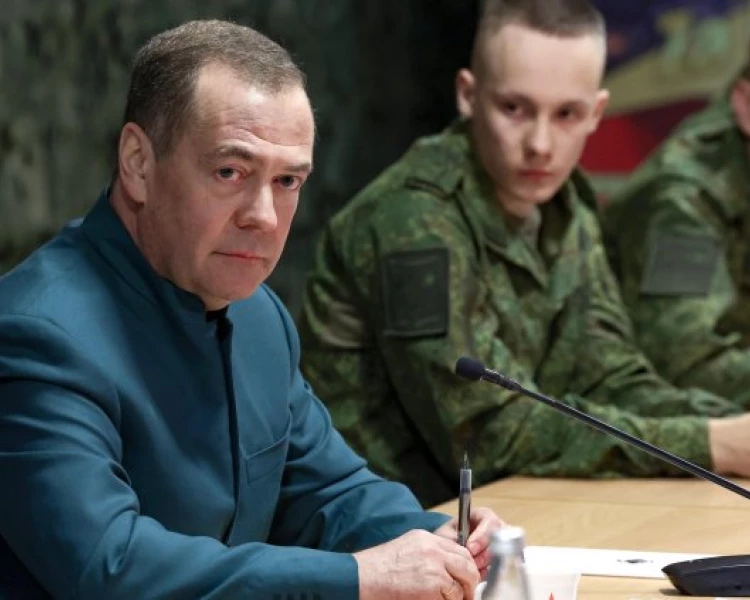 Медведев: Германия настоява за военен конфликт с Русия до 2029 г.