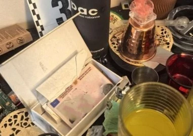 Оставиха в ареста двама от обвинените за теглене на бързи кредити с чужди лични данни
