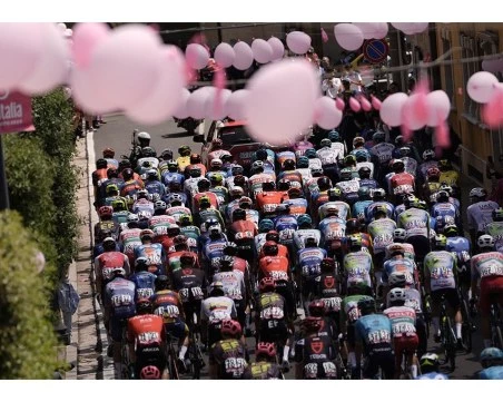 3468 км. и почти 50 000 м. денивелация очакват участниците в Giro d`Italia по пътя към Рим