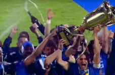 Левски вдигна титлата, но загуби от Лудогорец