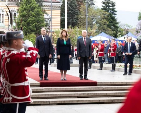 Румен Радев: Публично ще бъдат оповестени всички договори за елементарни дейности, но за огромни суми