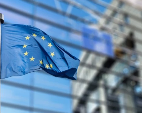 ЕС налага санкции срещу 13 физически лица и 7 организации в Русия