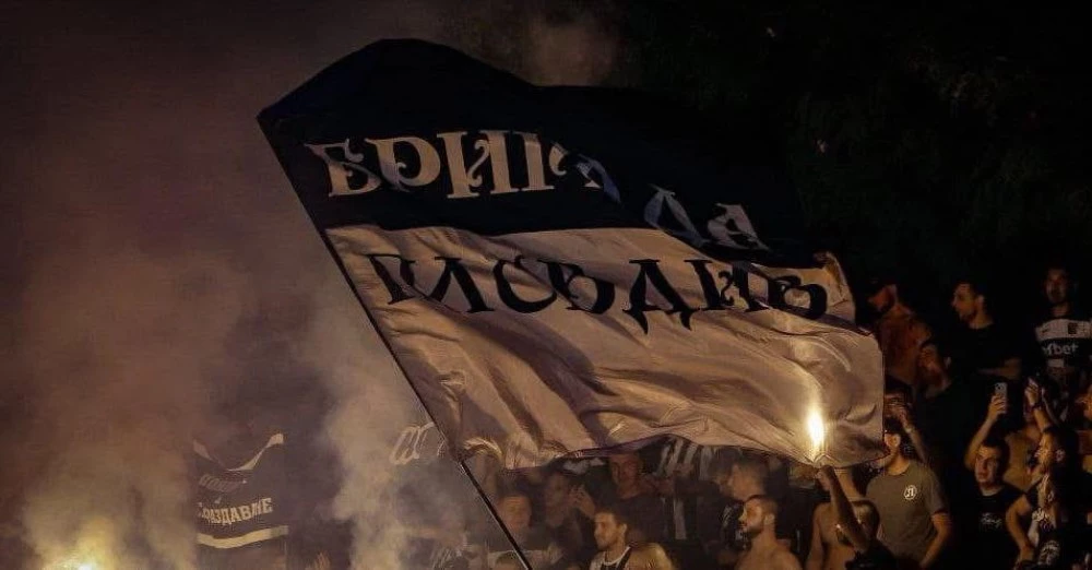 Фенове на Локомотив Пловдив с остра реакция след полицейска акция и наложени забрани преди финала