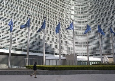 Брюксел представя забрана на социалните мрежи за деца до лятото