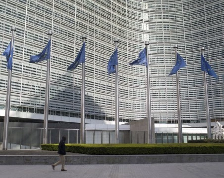 Брюксел представя забрана на социалните мрежи за деца до лятото