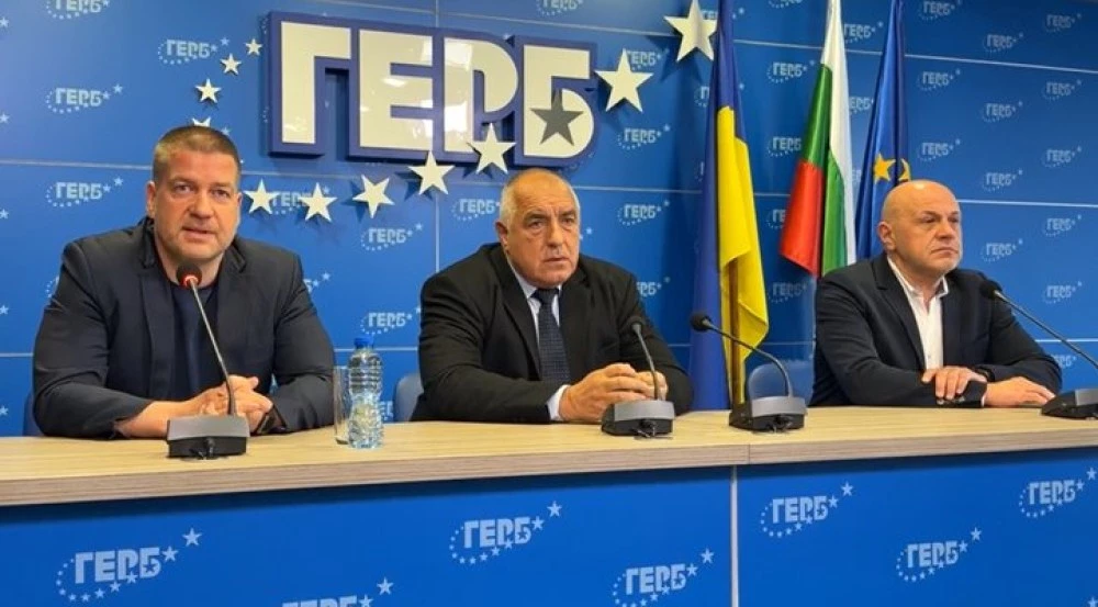 След катастрофата на изборите: ГЕРБ започва смяна на общински шефове