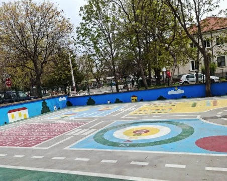 Експерти учат децата в Бенковски на безопасност на движението