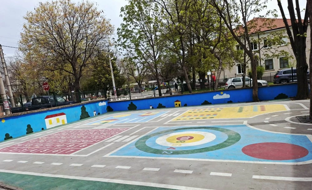 Експерти учат децата в Бенковски на безопасност на движението