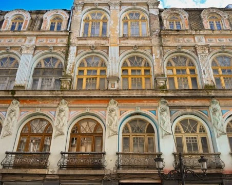 След „Къщата с кулата