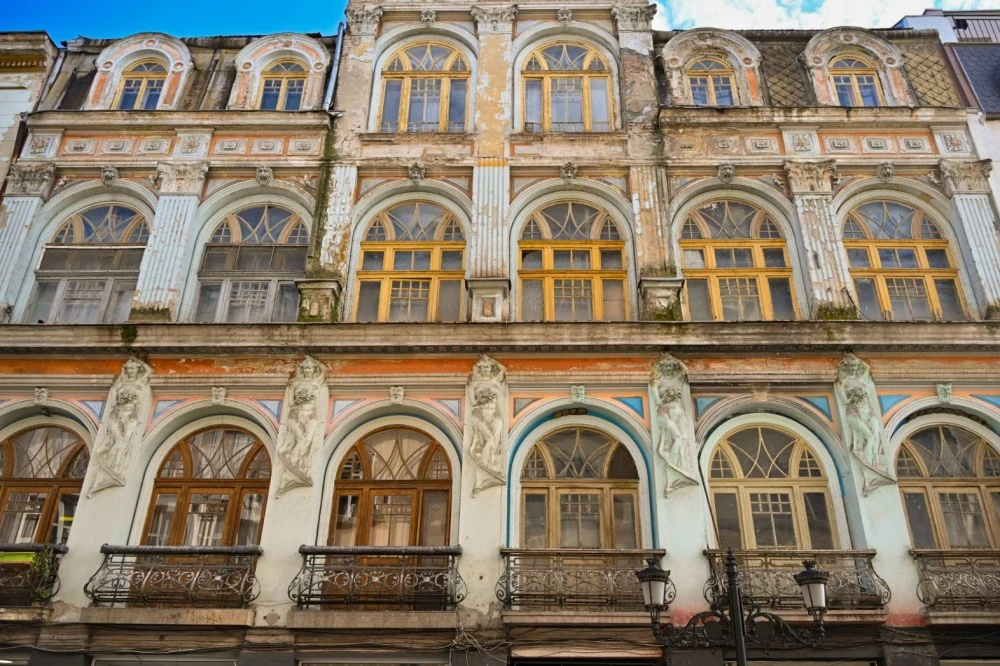 След „Къщата с кулата