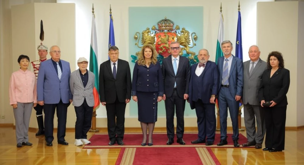 Йотова отличи дейци на културата и образованието с Почетния знак на президента, сред тях и пловдивчанка