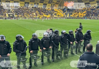 С маски на дербито: Съдът забрани на двама непълнолетни фенове да посещават мачове за 2 години