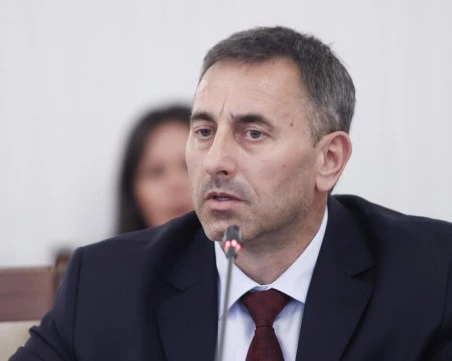 Румен Спецов предлага за купим рафинерията на 