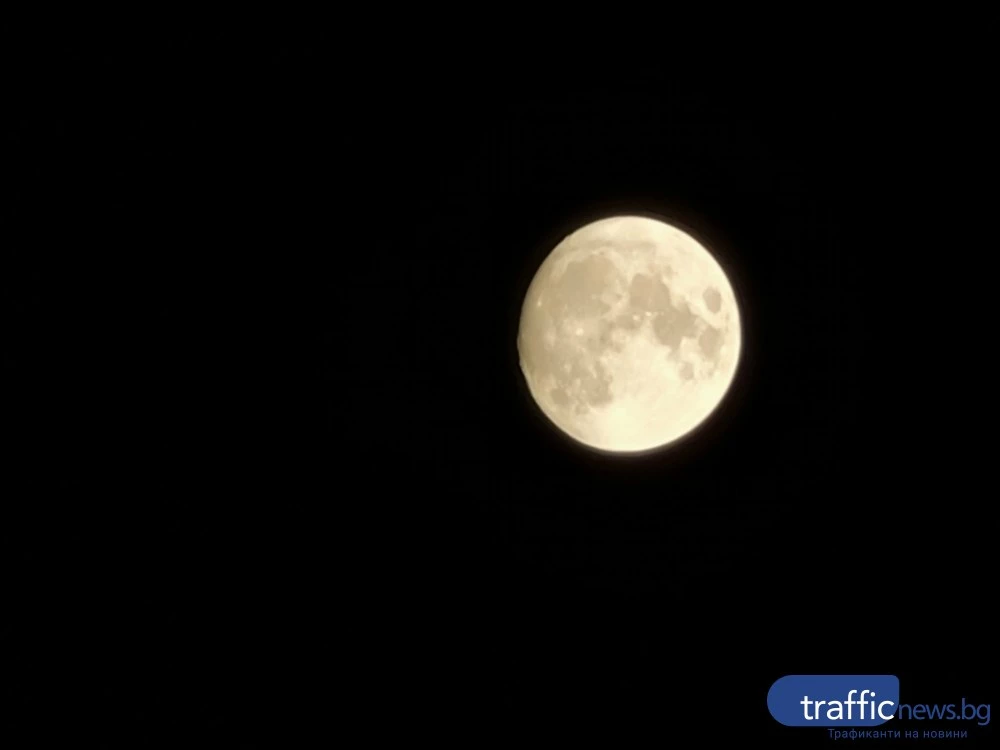 Луната ще се наблюдава близо до Венера и Юпитер в нощите до 21 май