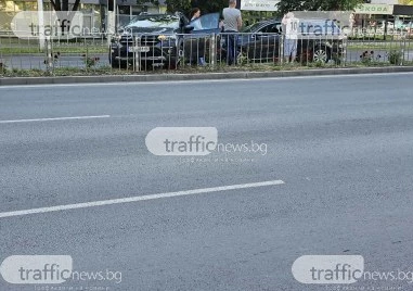 Две коли се удариха в Пловдив, в едната е пътувало малко дете