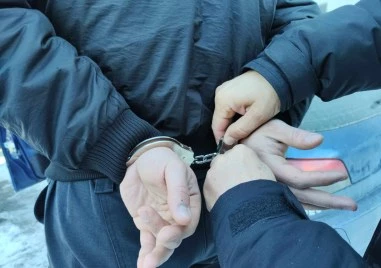 Задържаха апаш, задигнал 500 евро от такси в Пловдив