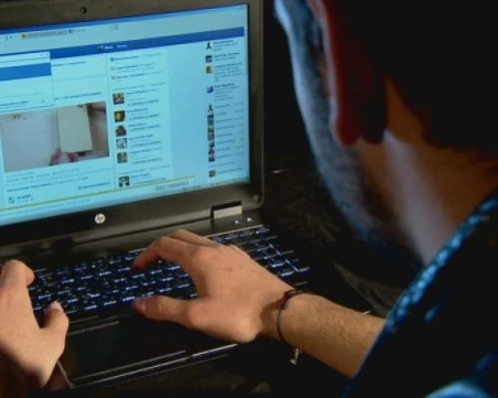 Мъж от Пловдивско плаща хиляди за унижение към бившата си, публикувал обиди във Фейсбук профила й