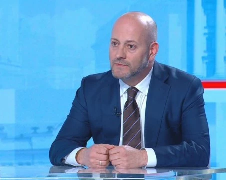 Радан Кънев: Позицията на Радев за намаляване на подкрепата за Украйна и отслабване на натиска върху Русия не е в интерес на България