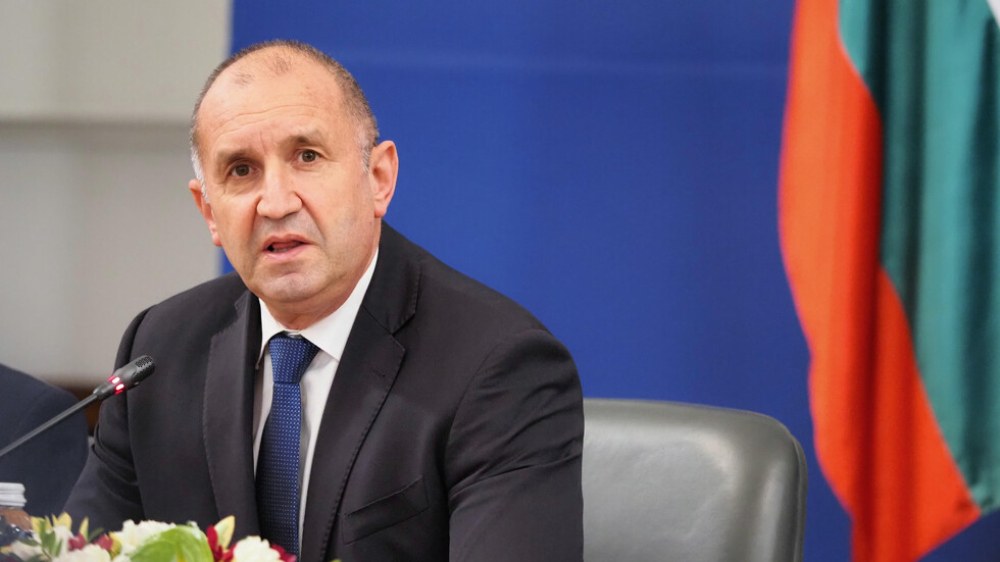 Румен Радев се среща с представители на търговските вериги