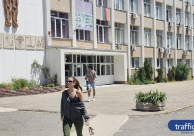 Без напрежение и инциденти: Започна матурата по БЕЛ в Пловдивско