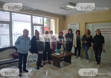 На улицата ли ще раждат? Медиците от „Весела” на протест срещу закриването на единствения общински родилен дом
