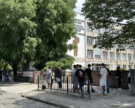 Йовков не затрудни зрелостниците от елитните гимназии в Пловдив, очакват добри оценки