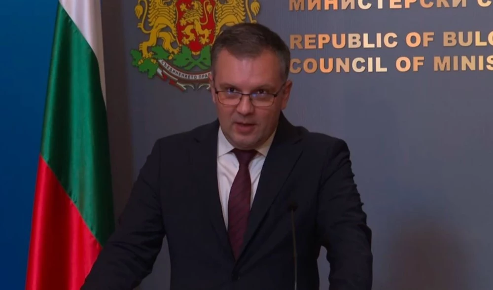 Правосъдният министър поиска оставката на шефката на Агенцията по вписванията