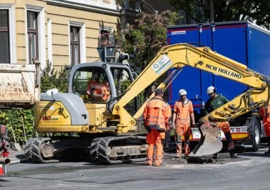 Извадиха млада румънка от рухналата сграда в Германия, българинът остава в неизвестност