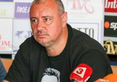 Почина известният фен на Ботев Велизар Цолакидис