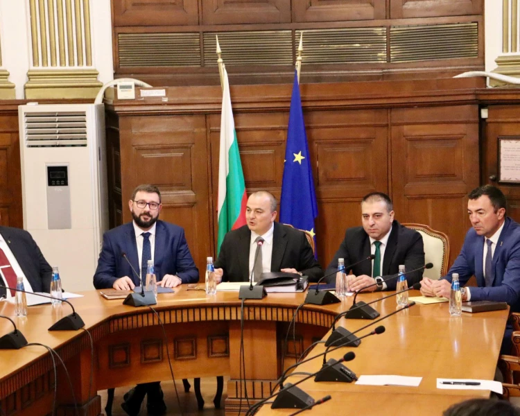Министър Абровски представи екипа си, приоритетите и актуалното състояние на сектор „Земеделие
