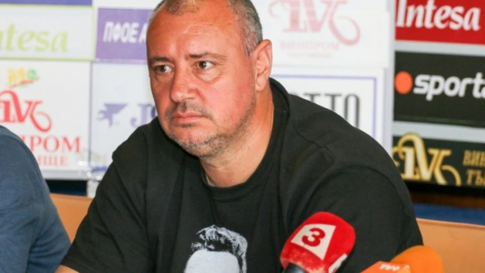 Почина известният фен на Ботев Велизар Цолакидис