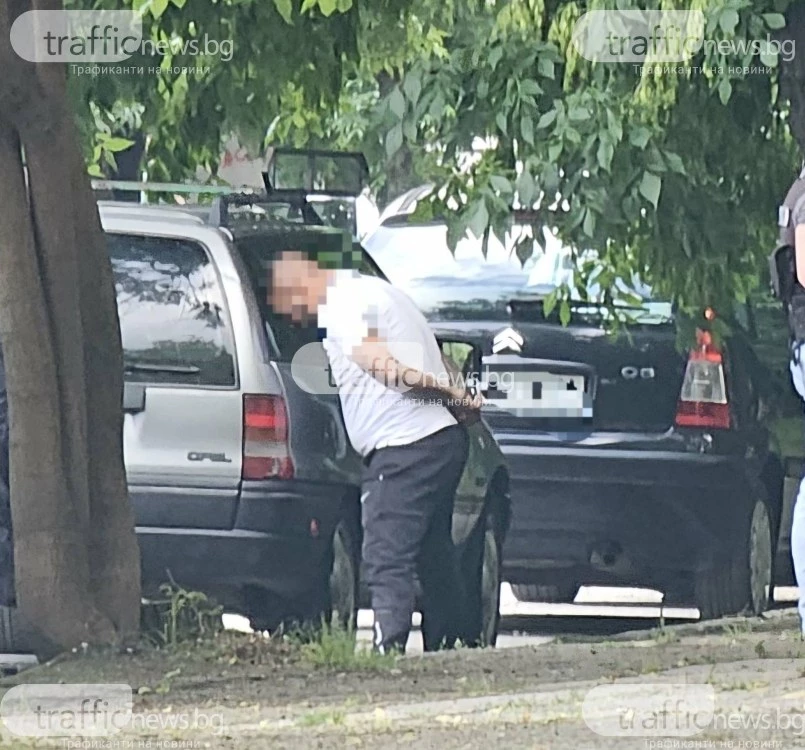 Показен арест в Пловдив, маскирани полицаи задържаха мъж сред акция