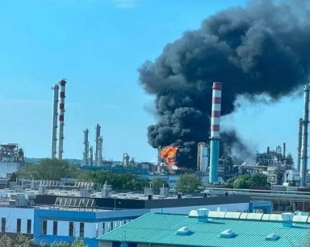 Мощна експлозия в нефтохимически завод в Унгария, има жертва и ранени