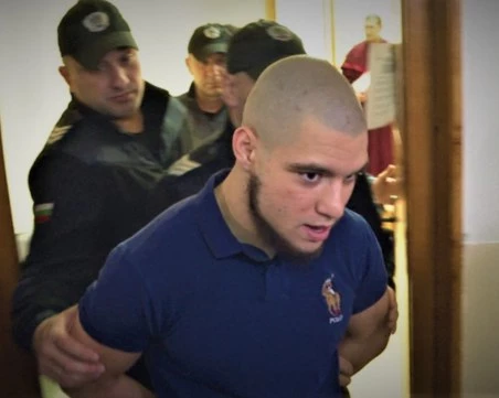 Адвокат: Над хората, които са помагали на прокурорския син, е имало полицейски чадър