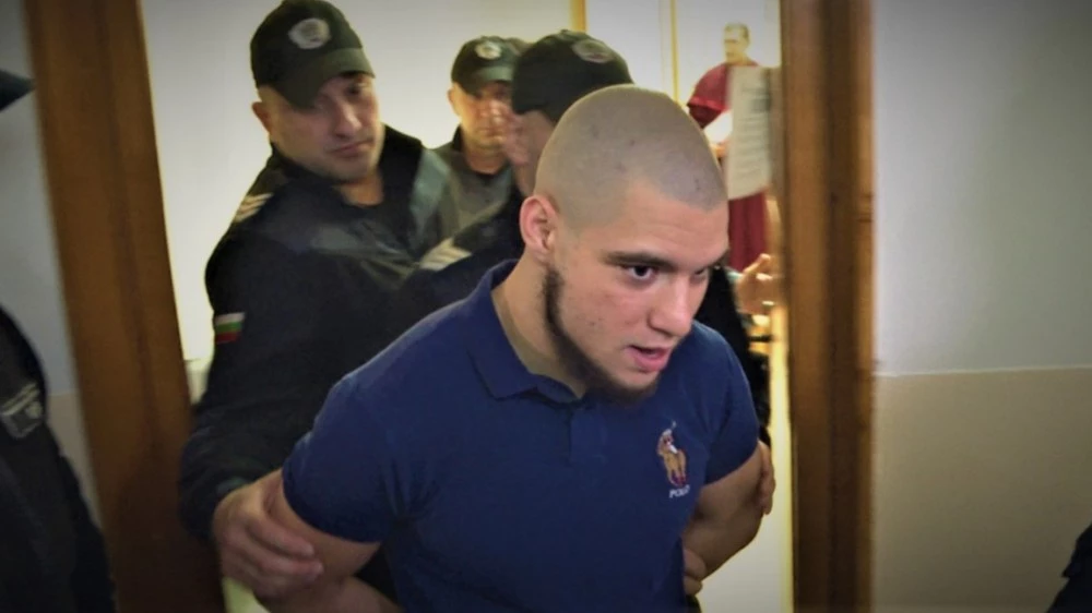 Адвокат: Над хората, които са помагали на прокурорския син, е имало полицейски чадър