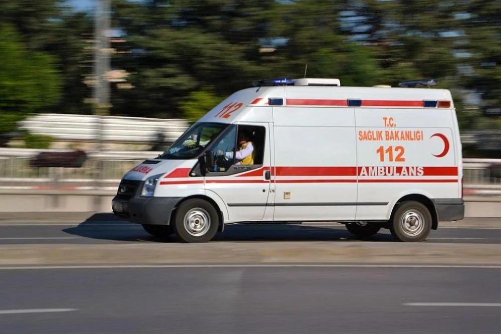 Близо 50 ранени при катастрофа на туристически автобус в Турция