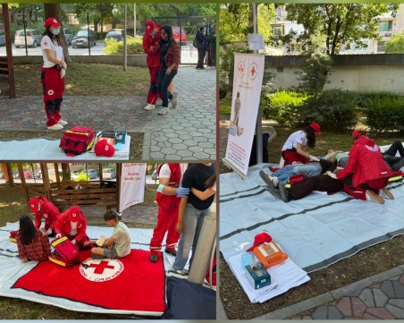 Доброволци влязоха в роля: БЧК разиграха кризисна ситуация с бежански поток в Пловдив