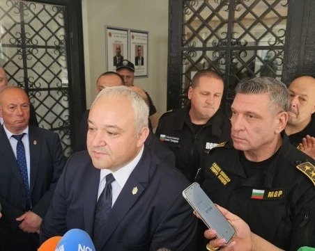 Кандев: Очакваме адв. Костова да даде данни за схемата в ГДНП 